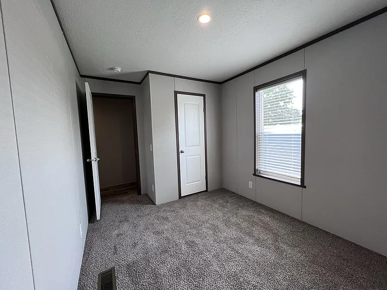 60 Locust Ave #60 — Photo 13
