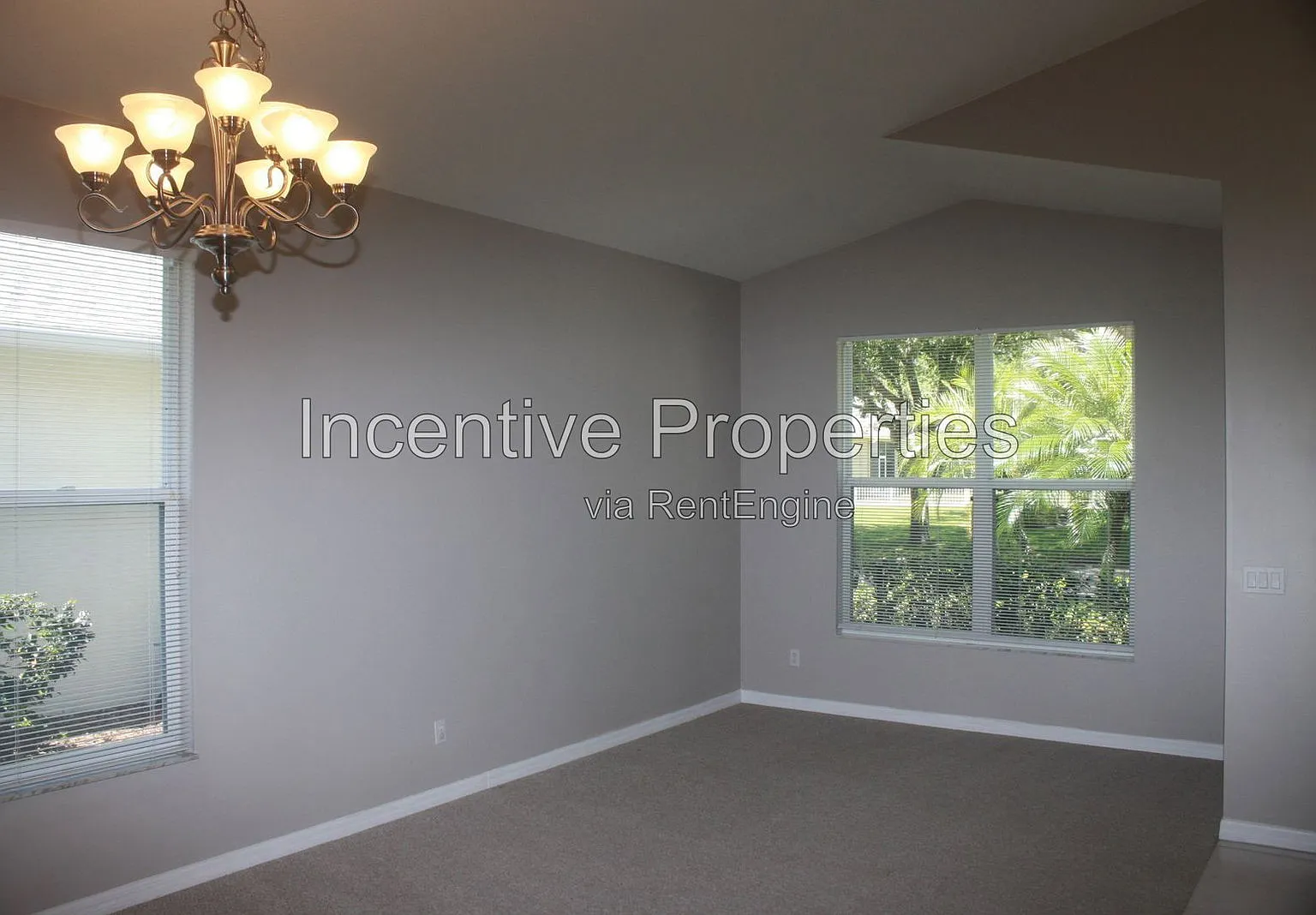 4 bed, 2.0 bath, 1925 sqft, $2,700 — Photo 4