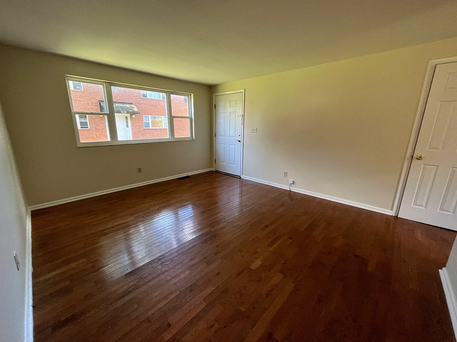 Fairglade Apartments — Photo 2