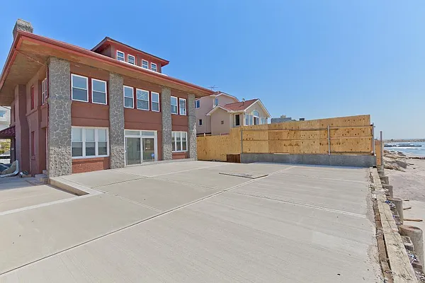 Sold by Fillmore | media 10