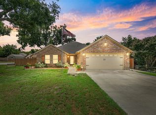 504 E 5th St, Springtown, TX 76082