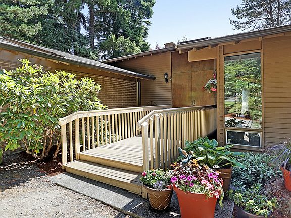 3rd image of 14849 NE 11th Pl