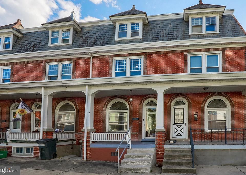 1st image of 234 W Franklin St