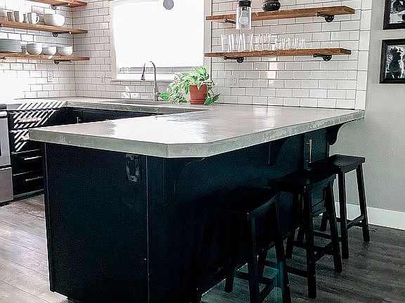 Peninsula counter seating 