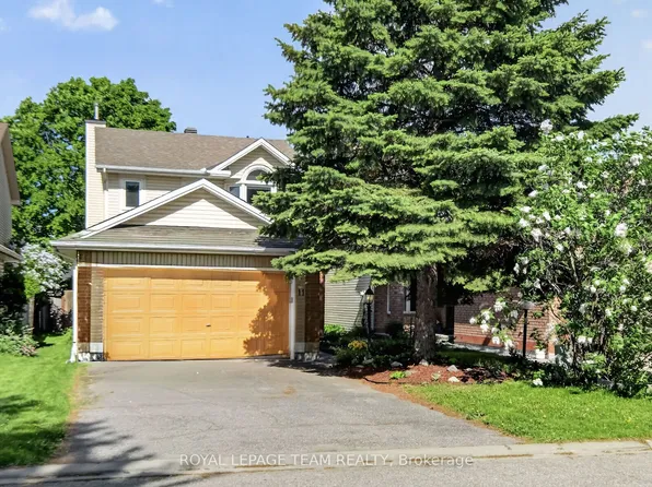 11 Avonhurst Ave, Ottawa, ON K2J 4K9