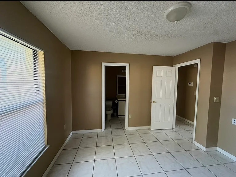 369 Cocoa Ct — Photo 3