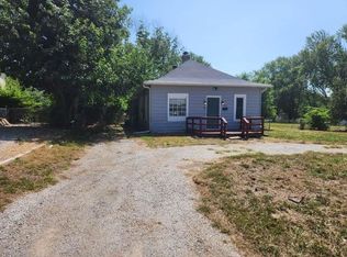 913 S Main Rd, Independence, MO 64056