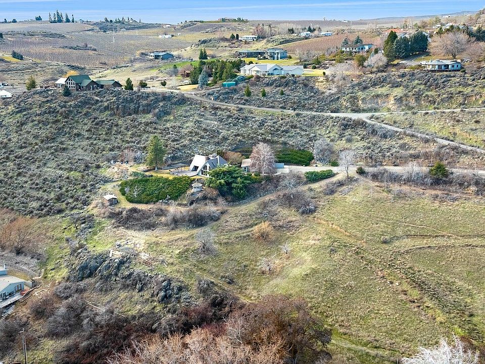 2nd image of Nka Basalt Springs Rd