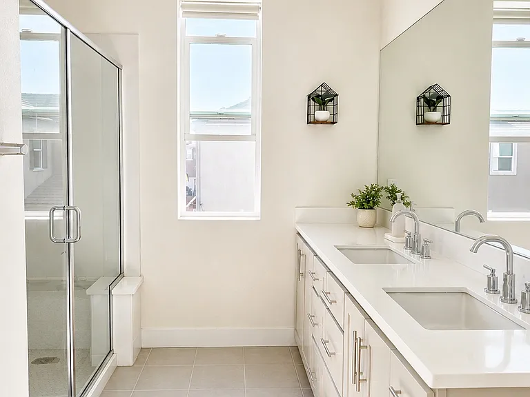 2055 Daimler St — Photo 12
