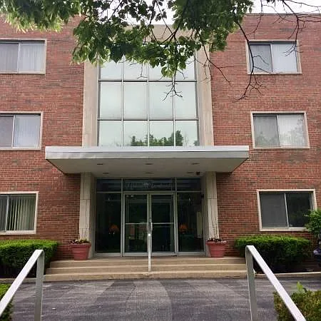 Parkview Apartments — Photo 1