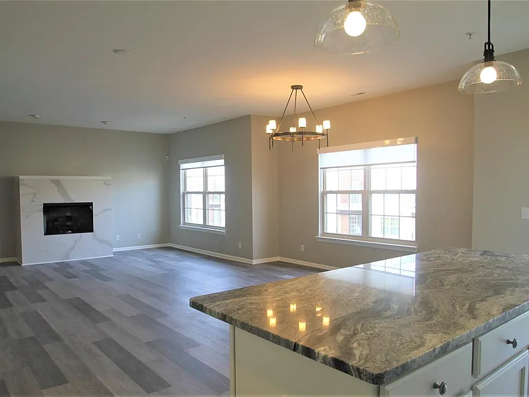 3243 Camden Dr #118 — Photo 8