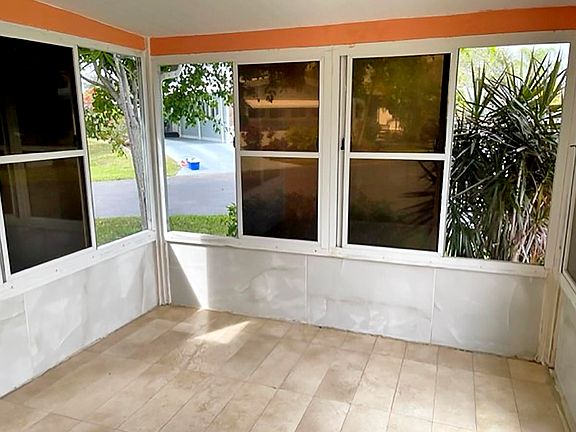 2nd image of 667 Sun Ray Ct #667