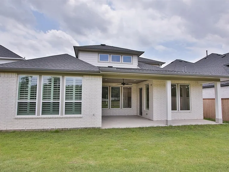 8018 Hingham Ln — Photo 37