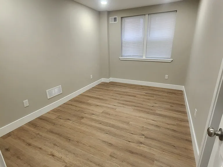 5967 Woodcrest Ave #A — Photo 11
