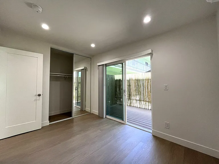 1734 Barry Ave #2A — Photo 10