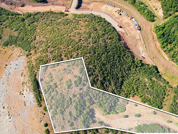 2nd image of 2804 W Deer Hollow Rd