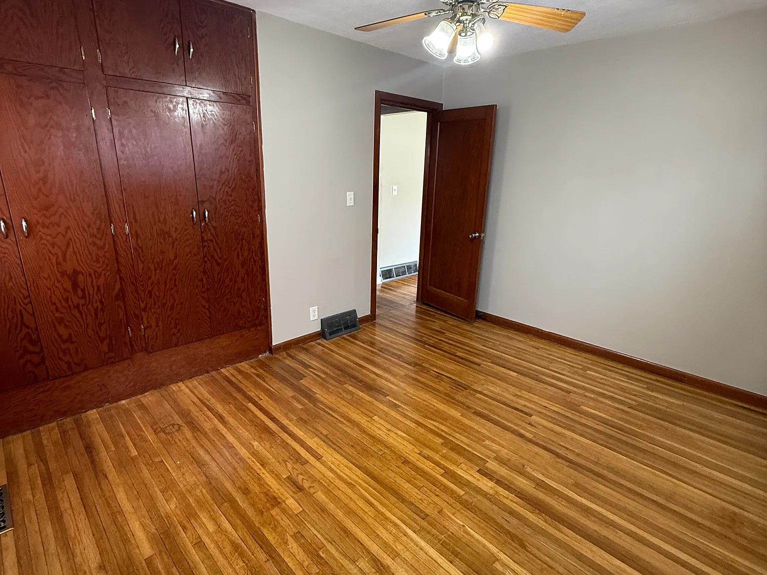 3 bed, 1200 sqft, $1,545 — Photo 4