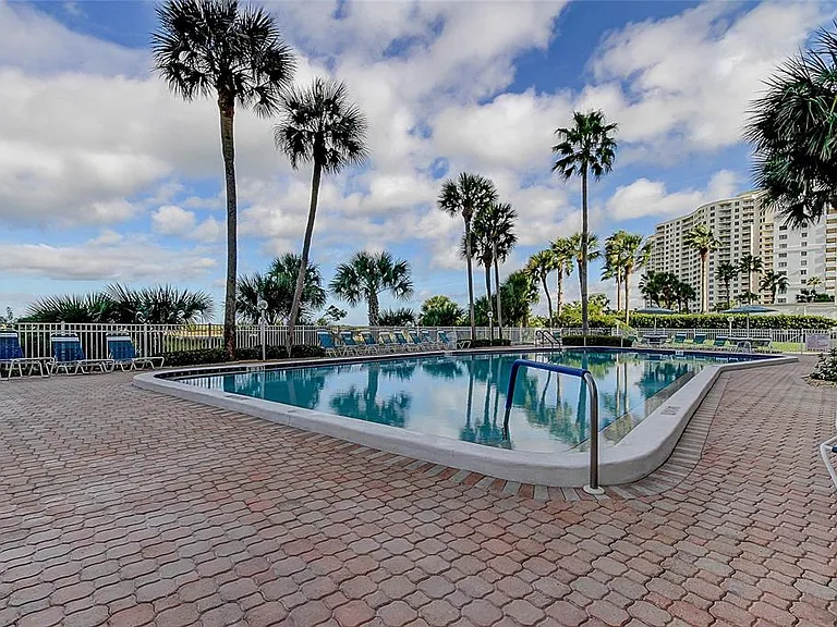 1270 Gulf Blvd #304 — Photo 35