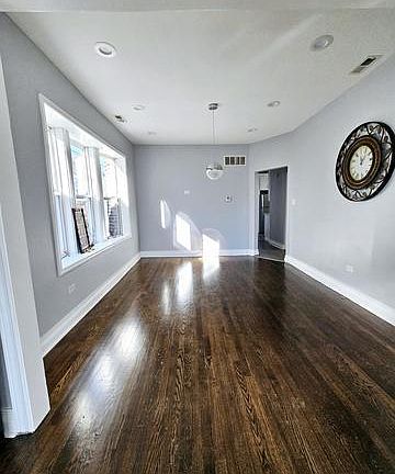5th image of 3024 N Avers Ave