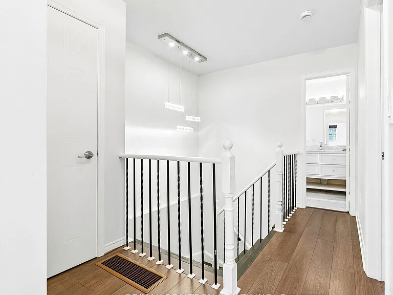 409 Cobblehill Dr — Photo 16