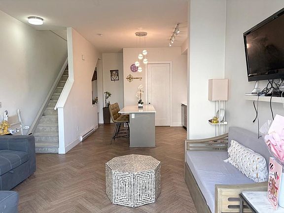 4th image of 17578 57a Ave #103