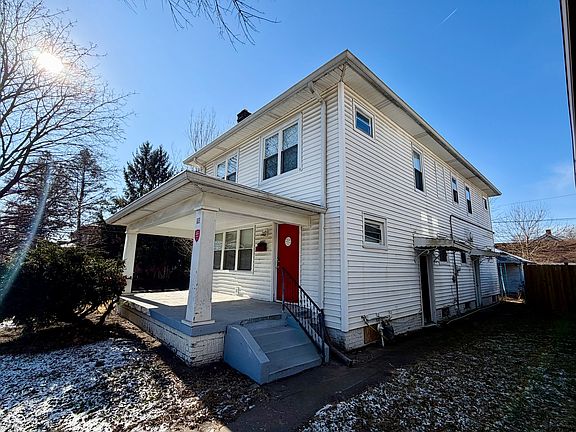 3rd image of 4002 Rookwood Ave