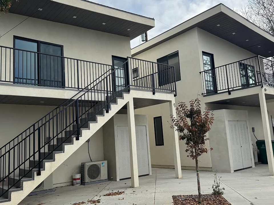 3550 Idlewild Way #1