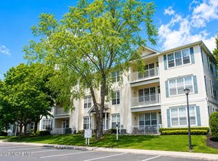 526 Saint Andrews Pl, Englishtown, NJ 07726