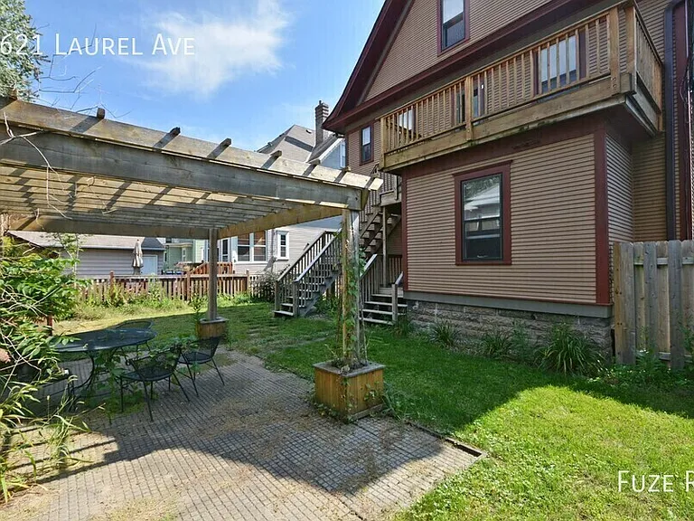 1621 Laurel Ave — Photo 5