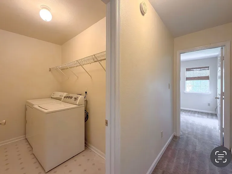 836B W Georgia St — Photo 15