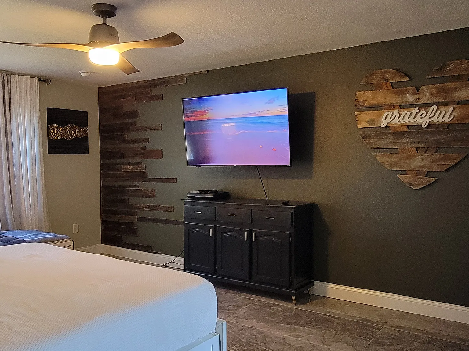4 bed, 2.5 bath, 3010 sqft, $2,400 — Photo 4
