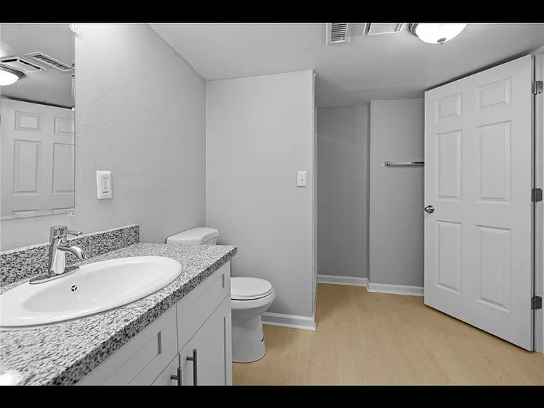 1419 E Sequoyah Ct — Photo 11