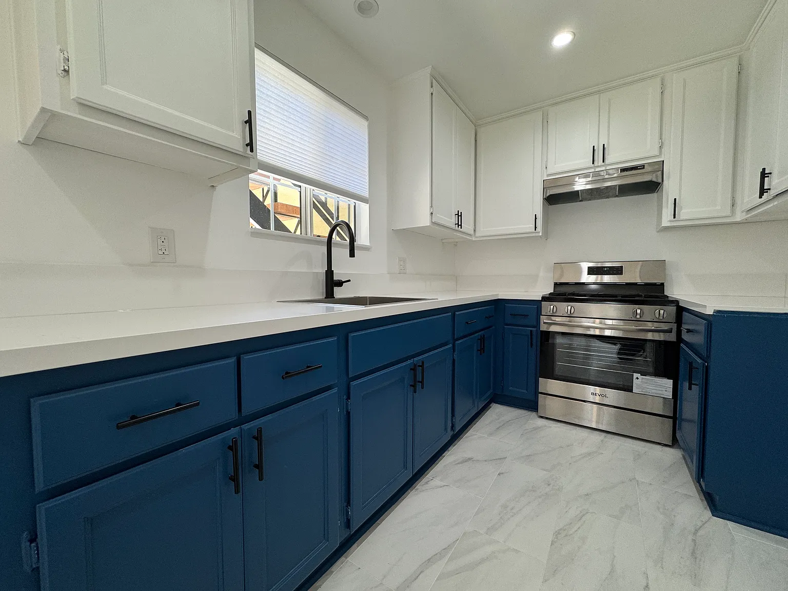 2 bed, 800 sqft, $2,795 — Photo 4