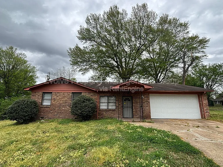 4268 Glenbrook St — Photo 1