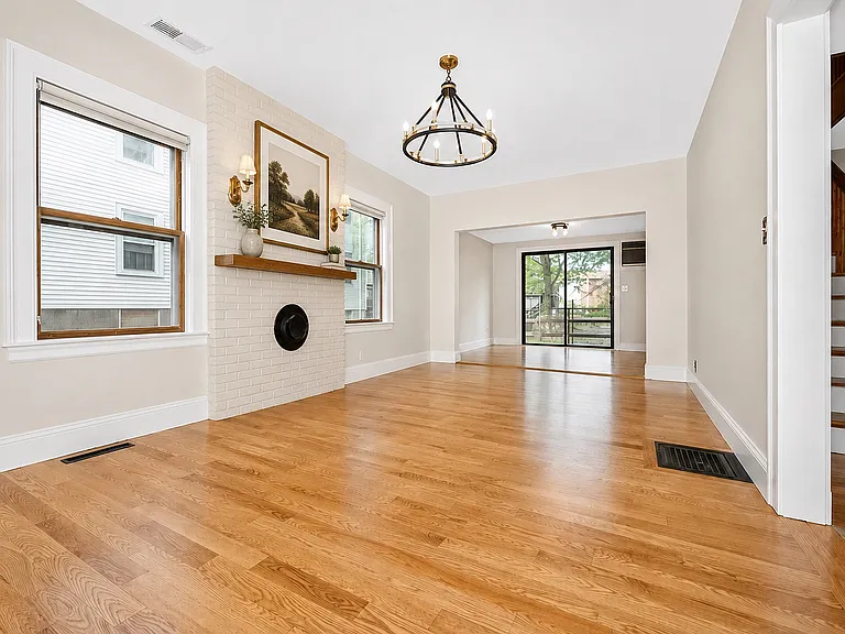 52 Linden St — Photo 5