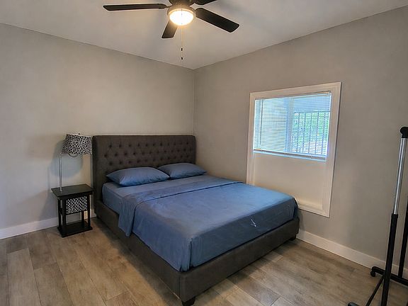 2nd image of 2325 W Sequoia Ave #B