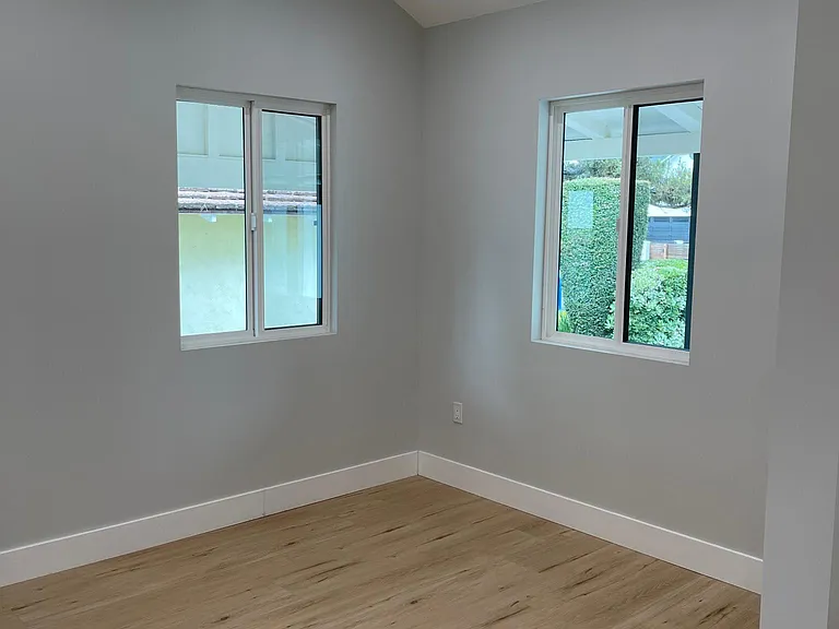 4635 Kraft Ave — Photo 21