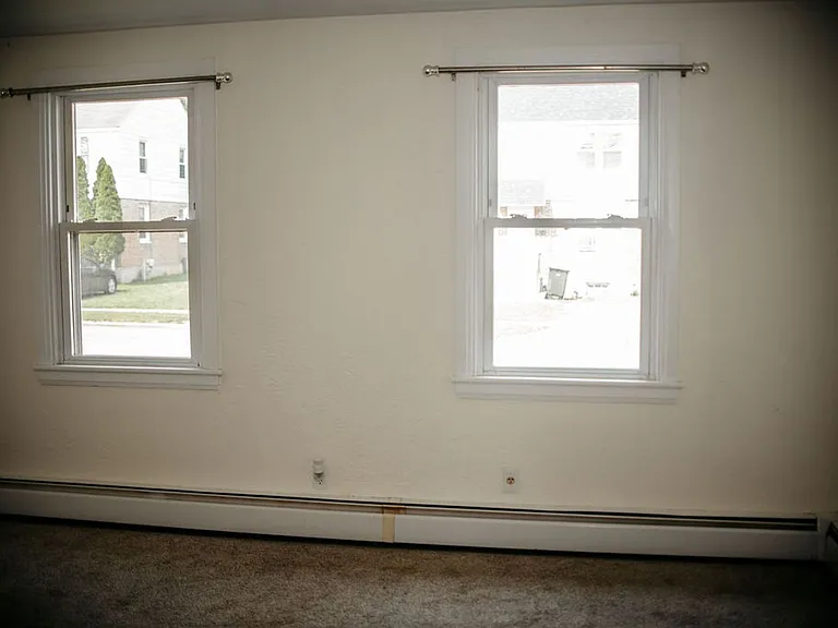 1078 Kelly Dr — Photo 4