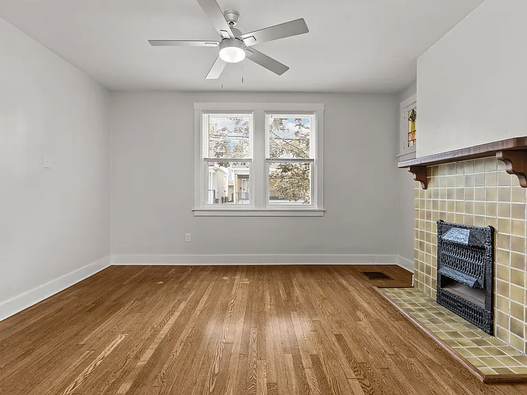 1129 Wisconsin Ave — Photo 15