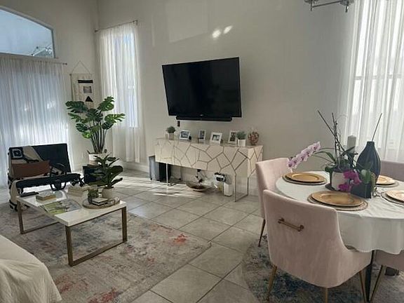 3rd image of 6752 Green Island Cir