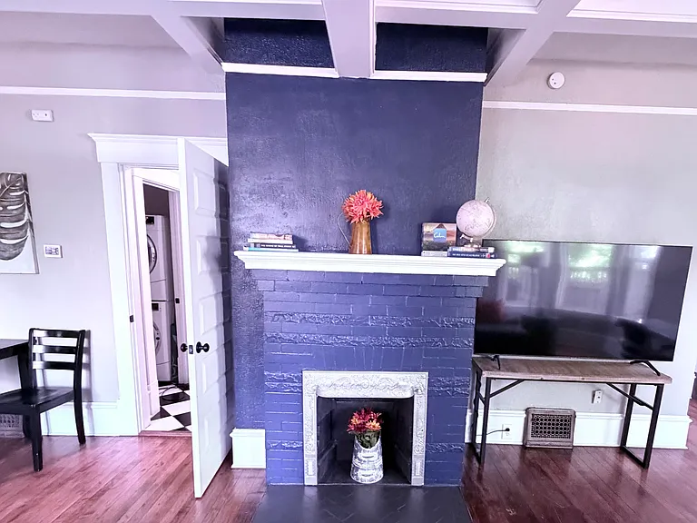 611 S Walnut St #1 — Photo 10