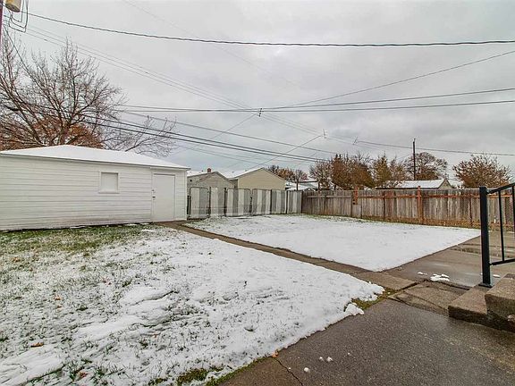 2nd image of 627 E Garland Ave