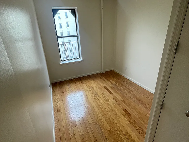49 Seaman Ave #E1 — Photo 4