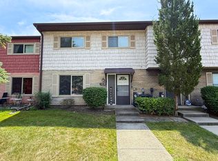 540 W Lodge Trl APT E, Wheeling, IL 60090