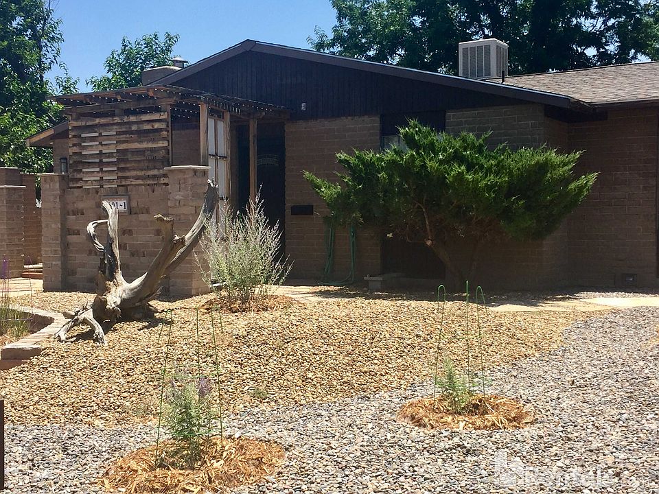 1st image of 2901 La Habra St
