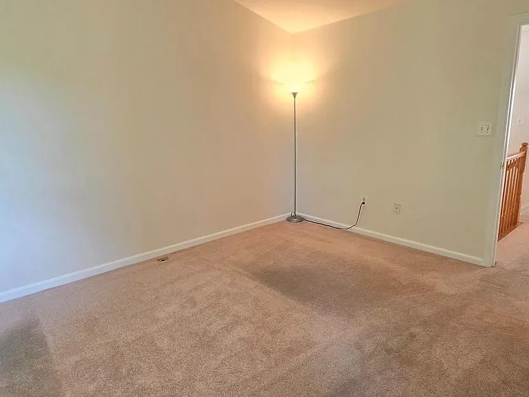 12723 Sullivan Ct — Photo 13