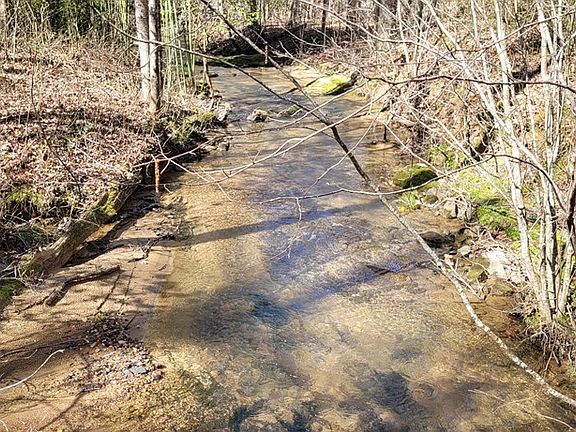 4th image of Mountain Glen Ln