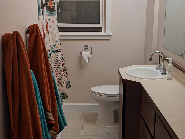 143 N 200 E — Photo 8