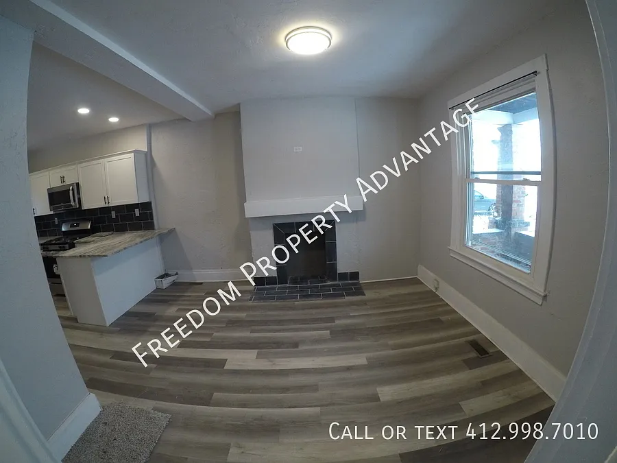 429 Elk St — Photo 3