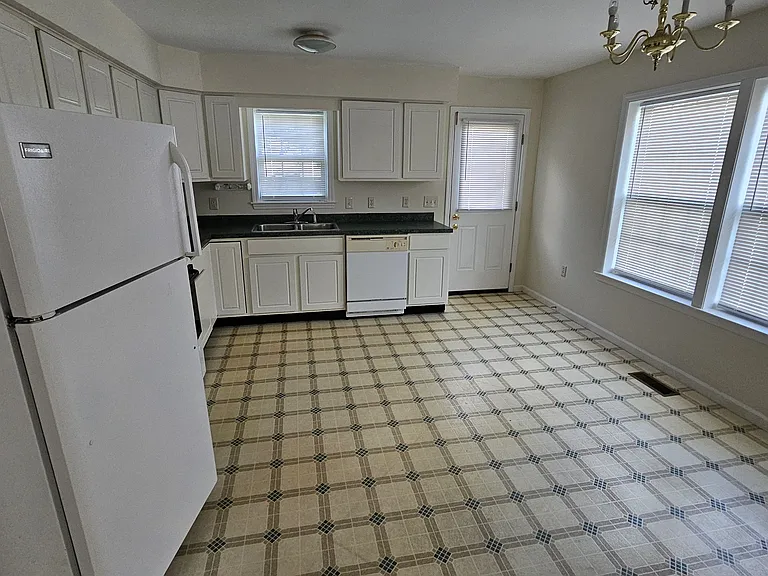 601 S Arch St — Photo 7
